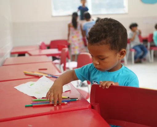 Educação e inclusão social: uma união necessária para quebrar o ciclo da pobreza